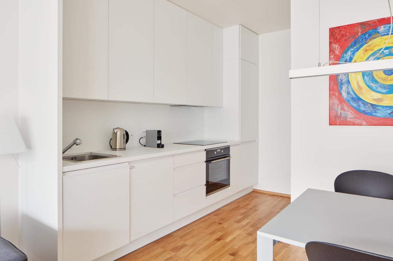 Prague Days - Designer Condo - Trendy Neighborhood المظهر الخارجي الصورة